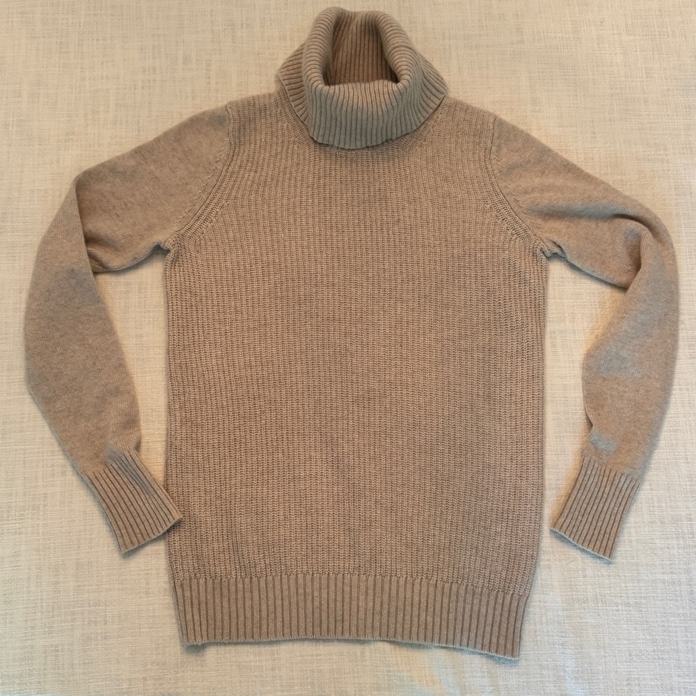 Size Small Banana Republic Turtleneck With Merino Wool & Cashmere, Oatmeal